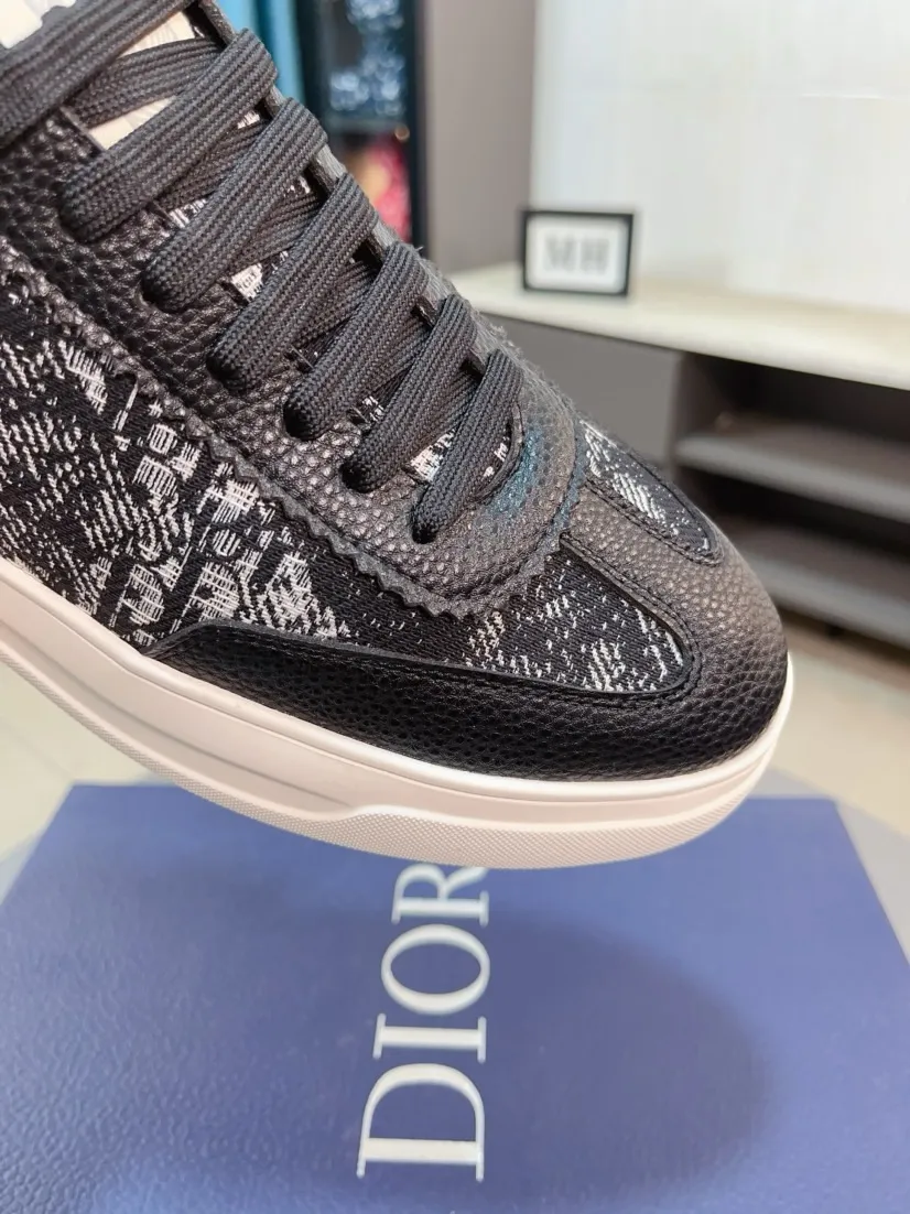 Men's men's shoes 💰420🌹🌹【Dior】Best-selling official website world premiere🔝Men's high-end brand of shoes latest series on the official website: uppers are made of imported cowhide with specially designed fabrics➕mesh breathable lining. Make walking more convenient and comfortable! Compared with the official quality, Midea’s 1:1 replica. Create a fashionable personality to set off your uniqueness! A must-have for trendy men! Classic style. Men's sizes: 38-44.